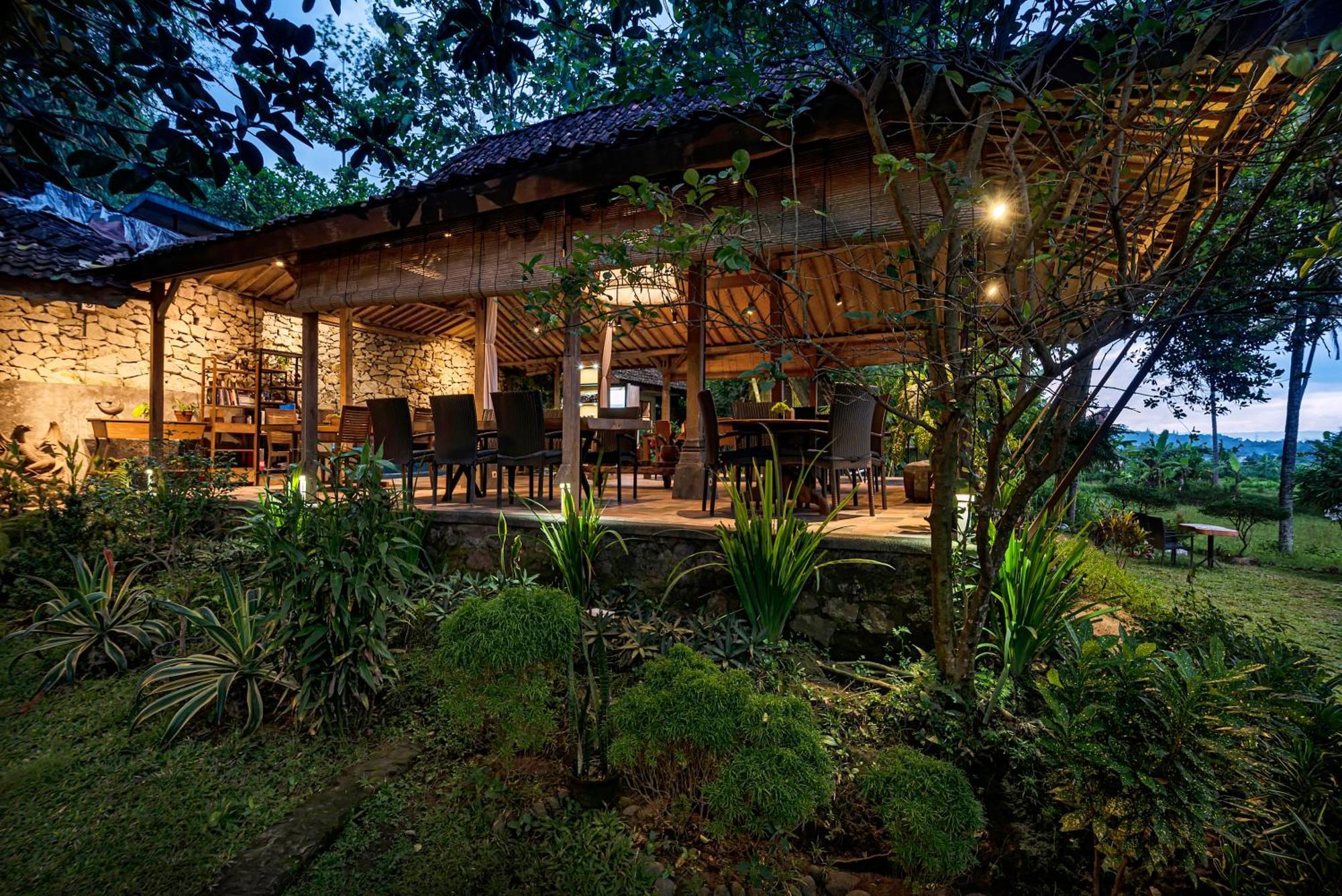 Villa Blue Steps Yogyakarta Dış mekan fotoğraf
